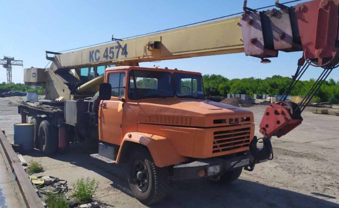 Оренда і послуги автокрана з вильотом стріли 20, 21, 25, 28, 30, 32 Послуги автокрана