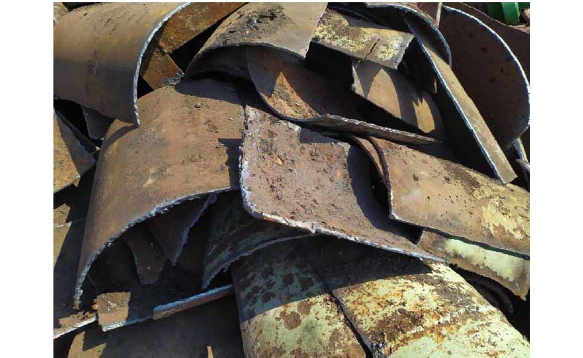Removal of scrap metal around the garden - Acceptance of scrap metal with self-delivery